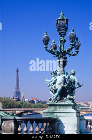 Eiffelturm vom Pont Alexandre III, Paris, Frankreich Stockfoto