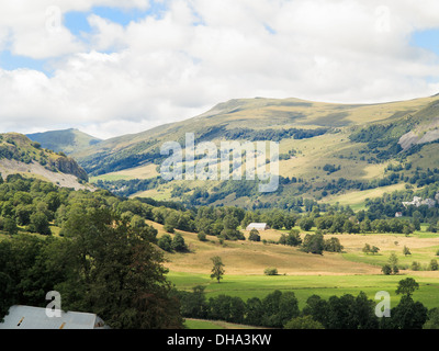 Blick zum Plateau de Limon nördlich von Murat, Parc Naturel Regional des Vulkane d ' Auvergne, Cantal, Frankreich Stockfoto