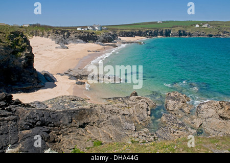 Eindrucksvolle Küstenlinie auf dem South West Coast Path Mutter Ivey Bay, Cornwall Stockfoto