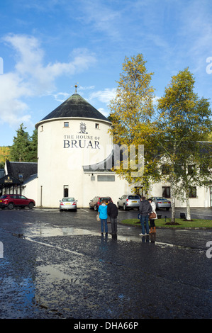 Besucher am Haus von Bruar Shopping Hallen, Bruar in der Nähe von Blair Atholl, Perthshire, Schottland, Großbritannien Stockfoto