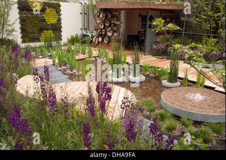 Chelsea Flower Show 2013, RBC Blau Wasser Dachgarten Designer Prof Nigel Dunnett. Gold-Medaille. Stockfoto