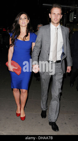 Imogen Thomas gesehen verlassen Prince Of Wales Theatre nach gerade Mamma Mia London England - 11.04.12 Stockfoto
