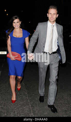 Imogen Thomas gesehen verlassen Prince Of Wales Theatre nach gerade Mamma Mia London England - 11.04.12 Stockfoto