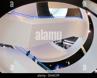 Treppen in die neue Stadtbibliothek in Birmingham Stockfoto