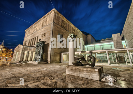 Kunstmuseum in Zürich bei Nacht. Schweiz. Stockfoto