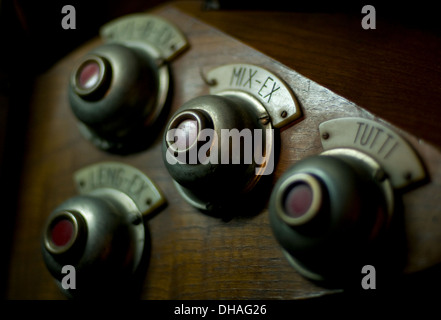 Klassische Orgel. Schlüssel und Pedal auf veränderte Ton oder instrument Stockfoto