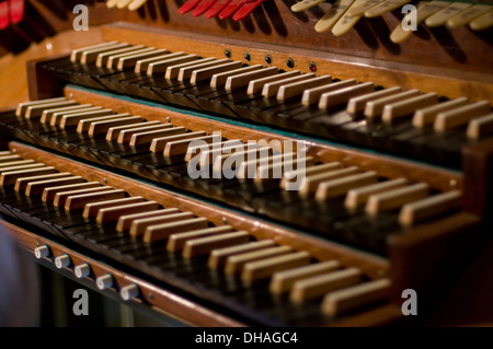 Klassische Orgel-Tastatur und Tasten sich ändernde instrument Stockfoto