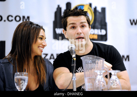 Meaghan Rath und Sam Witwer Toronto Comic-Con im Metro Toronto Convention Centre Toronto Kanada - 14.04.12 Stockfoto