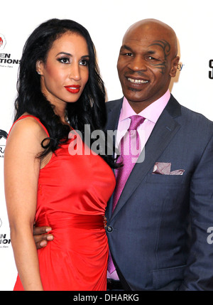 Lakiha Tyson Mike Tyson Mike Tysons "Mike Tyson: Undisputed Truth - Live On Stage" Grand Opening Show im MGM Grand Hollywood Stockfoto