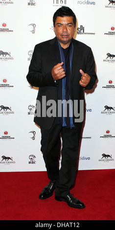 George Lopez Tysons "Mike Tyson: Undisputed Truth - Live On Stage" Grand Opening Show im MGM Grand Hollywood Theatre Stockfoto