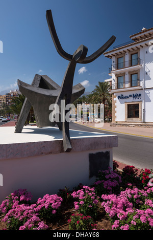 Bullen in der Straße Denkmal in Denia Stockfoto