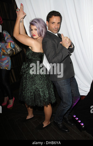 Kelly Osbourne George Kotsiopoulos W Hotel Private Lounge bei Logos 2012 "NewNowNext" Awards - Backstage Los Angeles Stockfoto