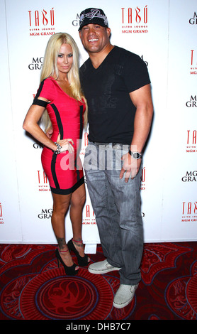 Jenna Jameson und Tito Ortiz Jenna Jameson feiert ihren Geburtstag am Tabu Ultra Lounge im MGM Grand Resort and Casino-Las Stockfoto