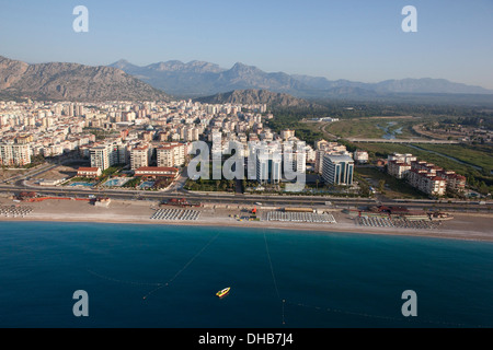 Luftaufnahme von Konyaalti Beach, Antalya-Türkei Stockfoto