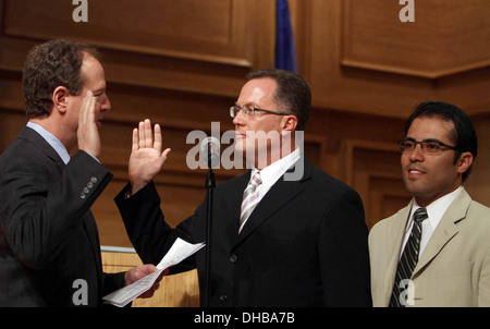 Kongressabgeordnete Adam Schiff Weho Bürgermeister Jeffrey Streich Jeff Prang und Abbe Land West Hollywood neue Bürgermeister & Bürgermeister Protem vereidigt Stockfoto