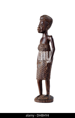 Afrikanische Statue eines Mädchens in einem Kleid aus Mahagoni über White in Dreiviertelansicht Stockfoto