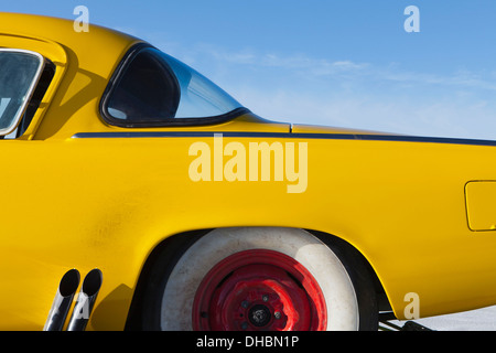 Ein Jahrgang Studebaker Rennwagen, hinteren Teil, auf den Bonneville Salt Flats Rennstrecke während Speed Week. Stockfoto