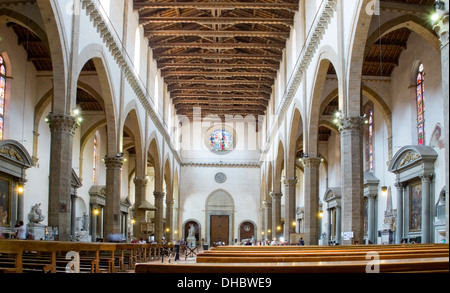 Hauptschiff der Basilika di Santa Croce. Florenz, Italien Stockfoto