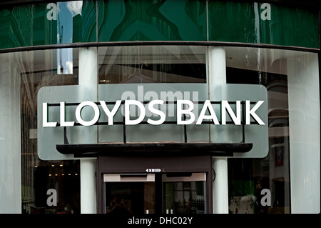 Lloyds Bank Birmingham-Filiale mit neuem logo Stockfoto