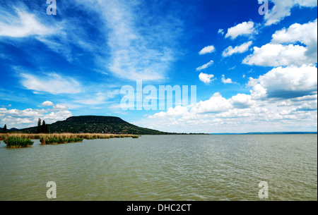 Blick auf Badacsony von Szigliget am Plattensee, Ungarn Stockfoto