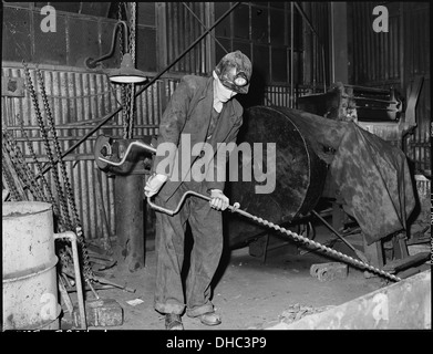 Harry Fain, Kohle Lader montiert Schnecke, die er in Bohrungen in das Gesicht verwendet werden. Im Inland Steel Company, Stellmacherei... 541459 Stockfoto