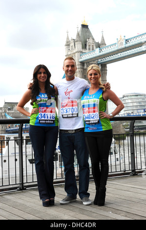 Cara Kilbey; Billie Mucklow; Calum Best Virgin London Marathon 2012 - Fototermin am Turm Hotel London England - 20.04.12 Stockfoto