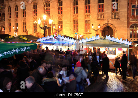 Der Weihnachtsmarkt Stände, Brügge City, West-Flandern, belgischen Region Flandern. Stockfoto