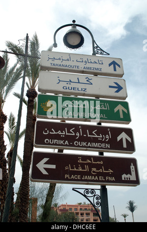 Verkehrszeichen in Marrakesch, Marokko, Stockfoto
