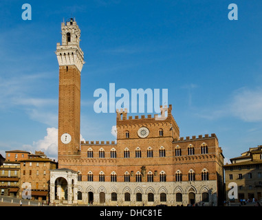 Palazzo Pubblico in Piazza del Campo. Siena, Italien Stockfoto