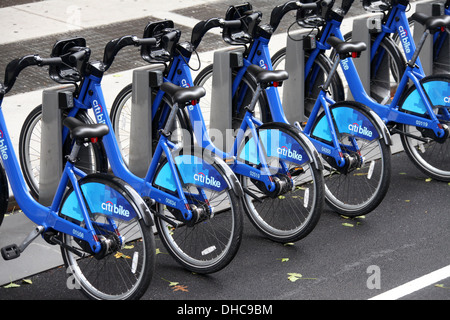 New York Citibikes in eine Docking-Station Stockfoto