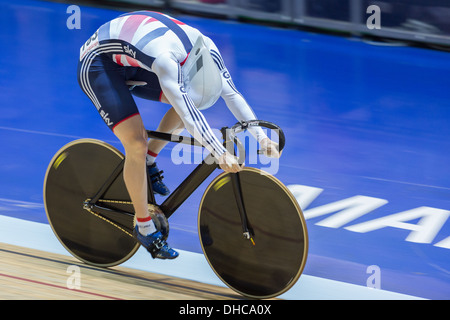 Matthew Crampton, werfen es in die Line - während der UCI Track Cycling World Cup Manchester 2013 Stockfoto