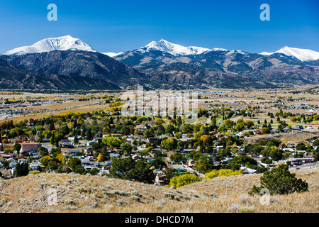 Herbstlaub, Sawatch Range, Rocky Mountains und historischen Salida, Colorado, USA Stockfoto