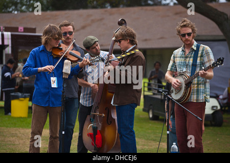 Die NORTH PACIFIC STRING BAND spielt auf dem Monterey Jazz Festival - MONTEREY, Kalifornien Stockfoto