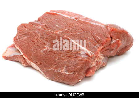 Stück rohes Rindfleisch auf weiß Stockfoto