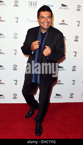 George Lopez Tysons "Mike Tyson: Undisputed Truth - Live On Stage" Grand Opening Show im MGM Grand Hollywood Theatre Stockfoto