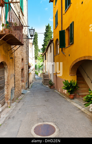 Schmale Straße Stockfoto