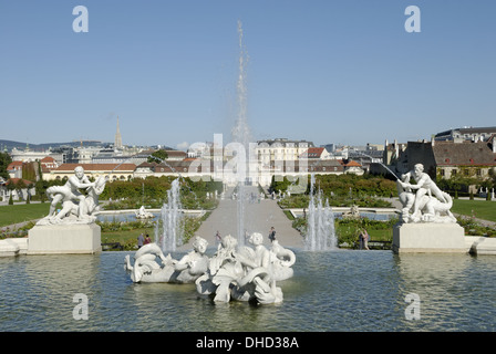 Brunnen am Belvedere-Garten in Wien Stockfoto