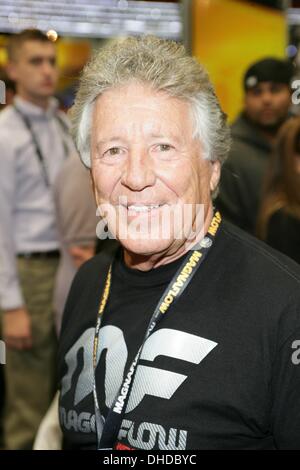 Las Vegas, NV, USA. 6. November 2013. Mario Andretti in Anwesenheit für 2013 SEMA Show - Mi, Las Vegas Convention Center, Las Vegas, NV 6. November 2013. © James Atoa/Everett Collection/Alamy Live-Nachrichten Stockfoto