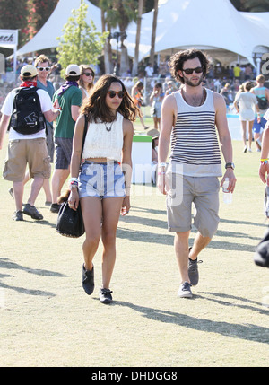 Zoe Kravitz und Penn Badgley Promis am 2012 Coachella Valley Music and Arts Festival - Woche 2 Tag 3 Indio California - Stockfoto