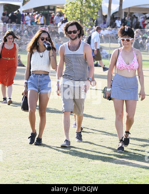 Zoe Kravitz und Penn Badgley Promis am 2012 Coachella Valley Music and Arts Festival - Woche 2 Tag 3 Indio California - Stockfoto