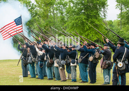 Unionssoldaten auf Thunder auf Roanoke Civil War Reenactment in Plymouth, North Carolina, USA Stockfoto