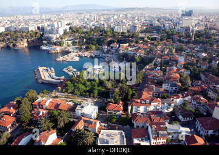 Kleiner Hafen in Kaleici, dem historischen Stadtteil von Antalya, Türkei Stockfoto
