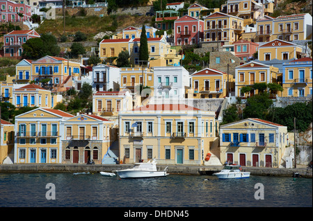 Hafen von Gialos, Symi Insel, Dodekanes, griechische Inseln, Griechenland, Europa Stockfoto