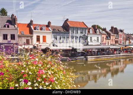 Läden und Häuser in Saint-Leu Bezirk von Amiens, Somme, Picardie, Frankreich, Europa Stockfoto