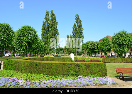 Der Parkway Gardens im Zentrum von Welwyn Garden City, Hertfordshire, England, Vereinigtes Königreich Stockfoto