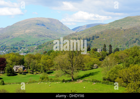 Ansicht von Ambleside und Hart Crag von hohen Wray in der Nähe von Lake Windermere im Lake District National Park Stockfoto