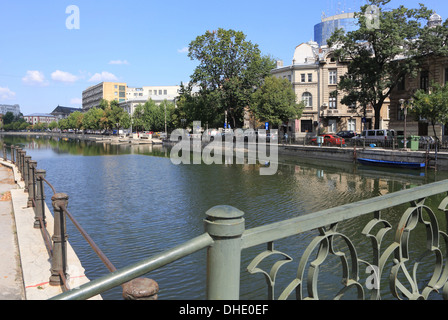 Die Dambovita-Flusses in Bukarest, Rumänien, in Osteuropa Stockfoto