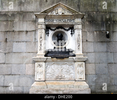 Denkmal für Sir Joseph William Bazalgette von George Blackall Simonds, Embankment, London, UK. Stockfoto