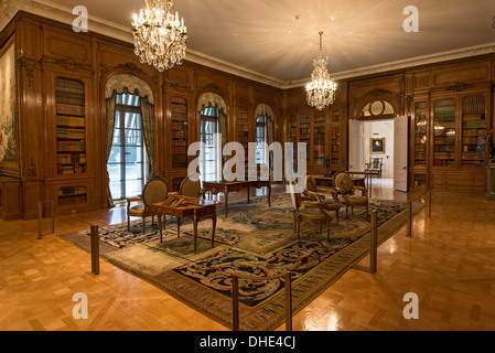 Das Innere der schönen Huntington Kunstgalerie an der Huntington-Bibliothek und botanischen Gärten in San Marino, CA. Stockfoto