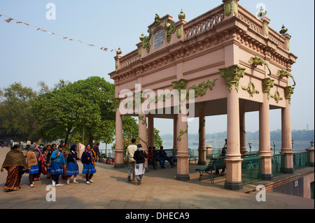 Kiosk, gebaut im Jahre 1921 von Mr Roquitte, Stadt Chandernagorehemaliger (Chandannagar), am Fluss Hooghly, Westbengalen, Indien Stockfoto